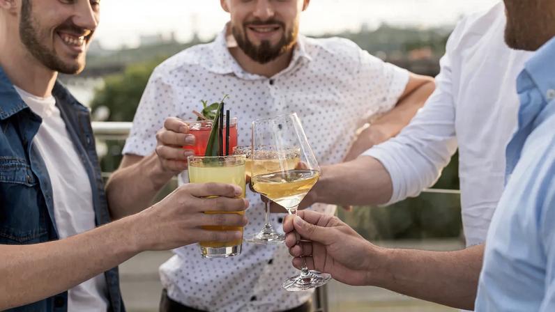 OMS solicita aumento urgente de impostos sobre bebidas açucaradas e alcoólicas