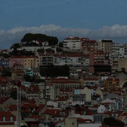 Medidas fiscais do Governo não conseguem travar crise da habitação
