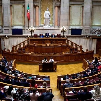 Parlamento discute pacote de habitação em meio a subida de preços