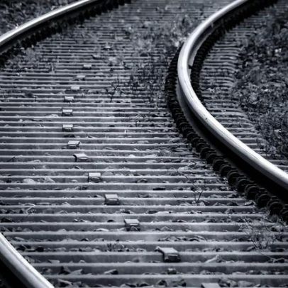 Linhas ferroviárias do Norte e do Oeste mantinham-se suspensas às 17h00
