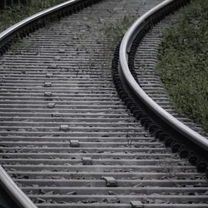 Circulação ferroviária condicionada em várias linhas até às 18h00