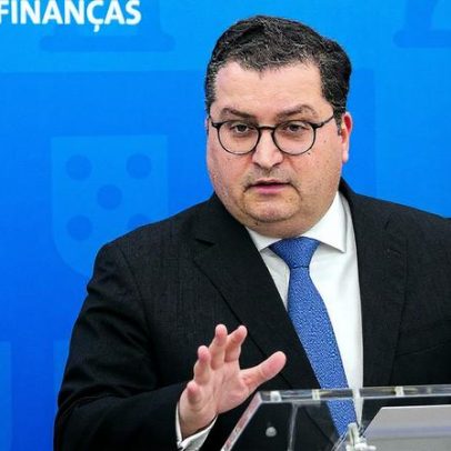 Governo paga 17.616 euros mensais a quatro consultores