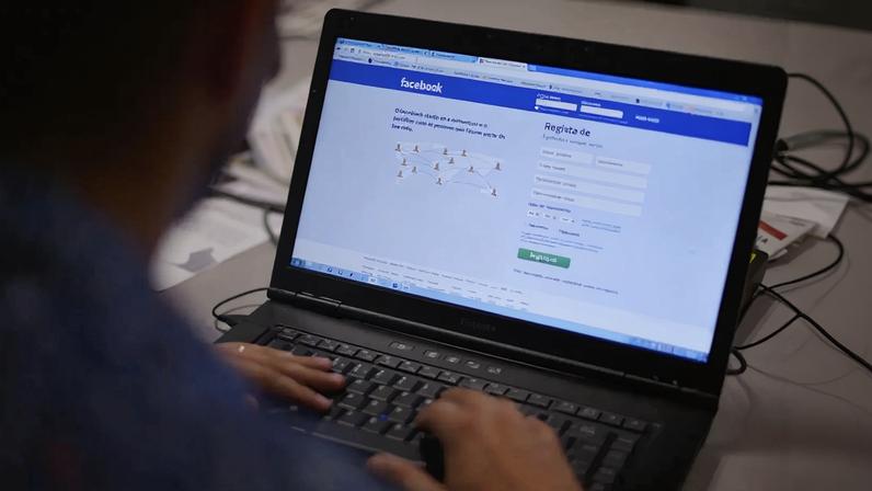 Mãe explicou à PJ que o filho foi burlado na rede social Facebook