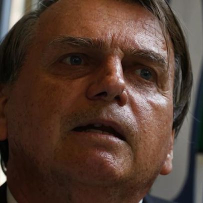 Bolsonaro recebe alta hospitalar após cirurgia e retorna à prisão