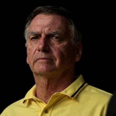 Bolsonaro sofre acidente na cela e é socorrido por médicos