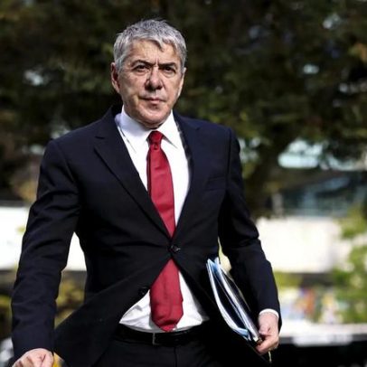 José Sócrates fica novamente sem advogado