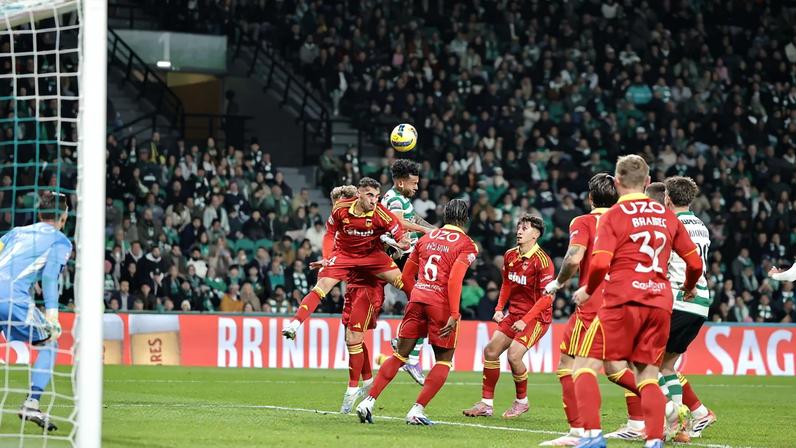Jogo de futebol entre Sporting e Rio Ave em Alvalade