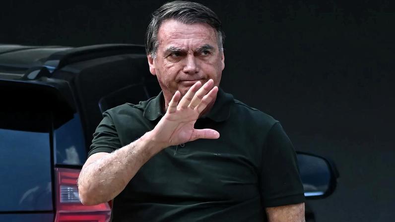 Bolsonaro enfrenta nova crise de saúde na prisão
