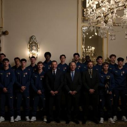 Seleção de sub-17 recebe Ordem do Mérito do Presidente da República