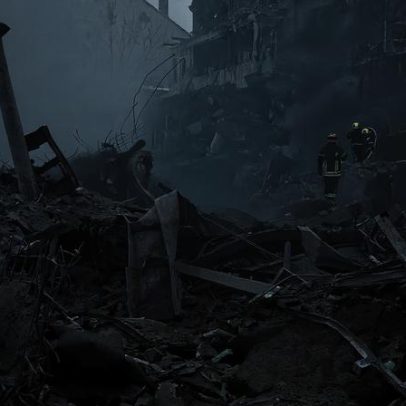 Dois mortos e 30 feridos num ataque a prédio de habitação em Kharkiv