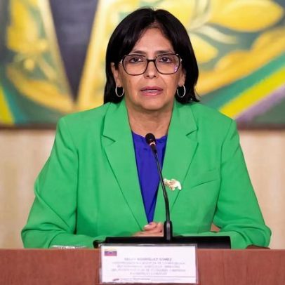 Delcy Rodríguez ordena plano de defesa após ataque dos EUA