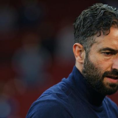 Rúben Amorim sorri às câmaras após ser despedido do Manchester United