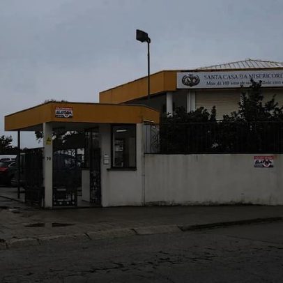 Bebé de 7 meses fica sozinho e é agredido em creche da Santa Casa de Valongo