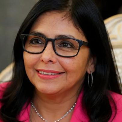Receitas do petróleo destinam-se ao sistema de saúde, afirma presidente interina