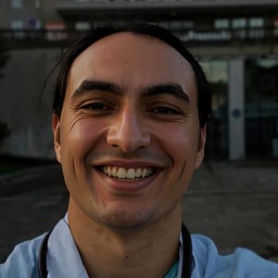 Primeiro médico cigano cumpre turno de 12 horas no Santa Maria no primeiro dia
