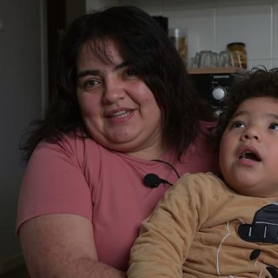 Câmara de Sintra promete casa a família atingida pela doença de Gabriel