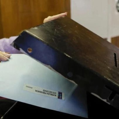 Portugueses desafiam distância para votar presencialmente em Londres