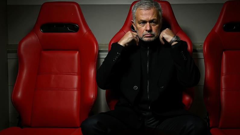 Mourinho já contava com reforços para o clássico