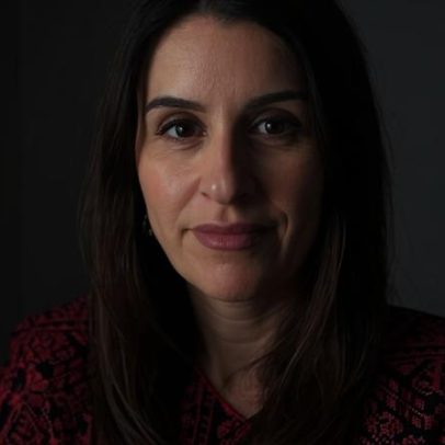 Festival de arte na Austrália criticado por retirar convite a autora palestiniana após ataque em Bondi Beach