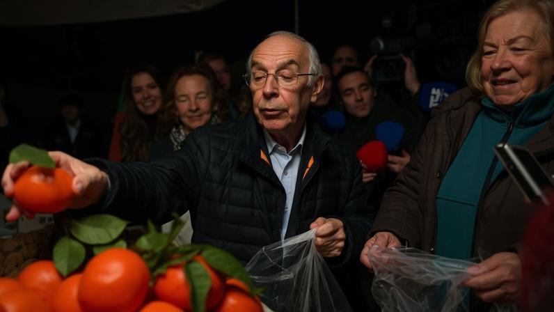 Marques Mendes abastece-se para as duas voltas em Paredes e ouve aviso