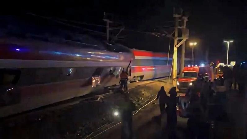 Descarrilamento de comboios de alta velocidade em Espanha causou 39 mortes até ao momento