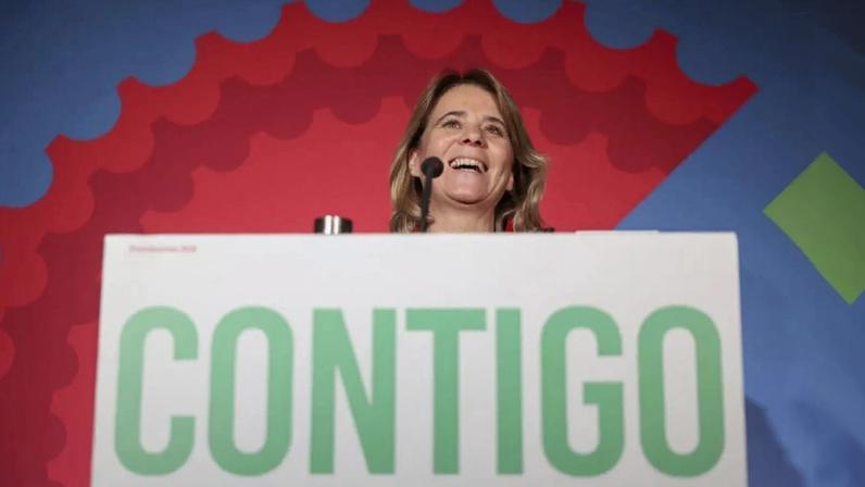 Catarina Martins discursa com o mote "Contigo"