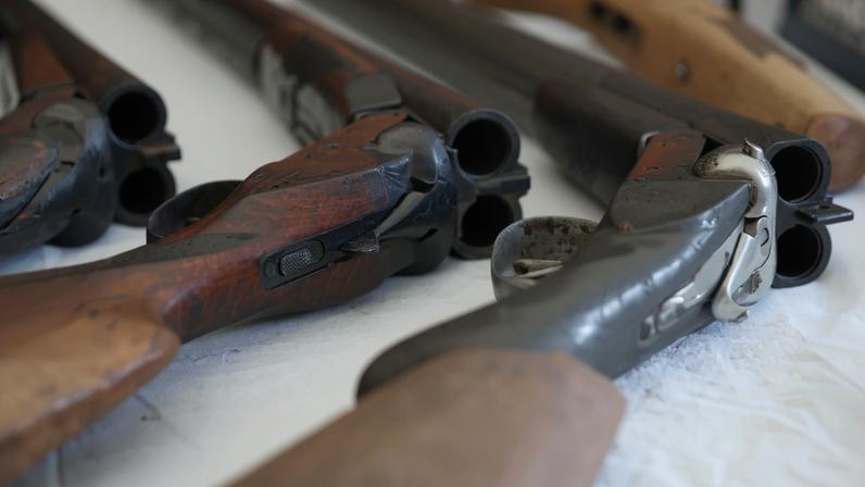 Oficial de justiça traficava armas usando isenção profissional