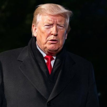 Donald Trump chega à Suíça para o Fórum de Davos