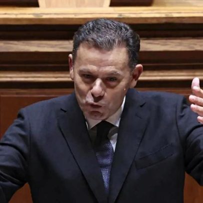 Partidos pressionam Montenegro a tomar posição