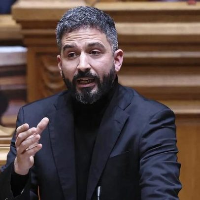 BE aponta que Montenegro espera votos do Chega para aprovar pacote laboral