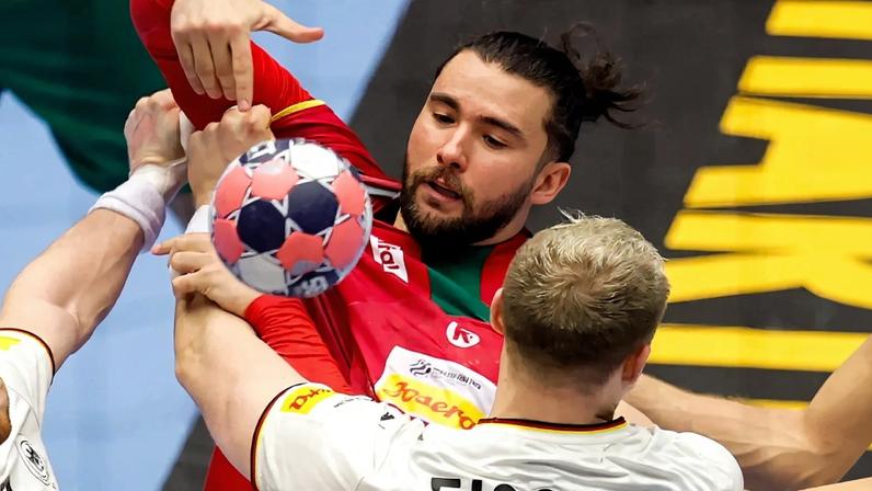 Jogo de andebol entre Portugal e Alemanha na ronda principal