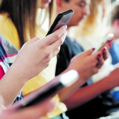 Mais de metade dos jovens expostos à violência online