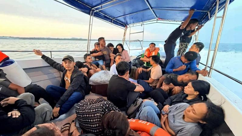 Descoberta de mais 11 corpos levanta novas dúvidas sobre o número exato de pessoas que estavam a bordo