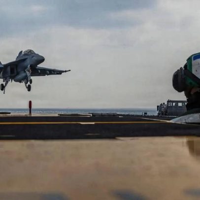 Entrada de porta-aviões aumenta pressão sobre o Irão