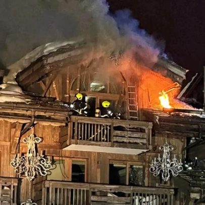 Incêndio em hotel de luxo nos Alpes franceses obrigou a evacuar 300 pessoas