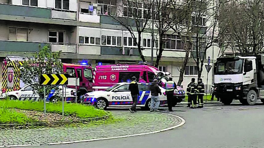 Bombeiros e polícia estiveram no local