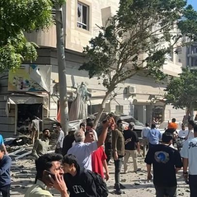 Explosão atinge prédio no porto de Bandar Abbas, no Irão; 1 morto e 14 feridos