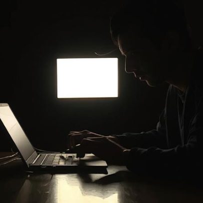 Homem paga 9.500 euros por pornografia e diz ter sido burlado, queixa na PJ