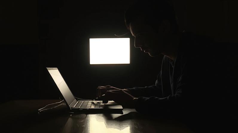 Homem pagou 9500 euros por pornografia