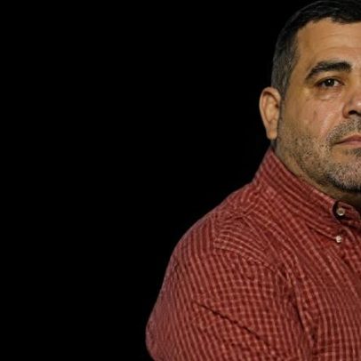 A presença de um maestro com a batuta facilita o desempenho musical