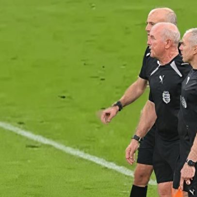 Fletcher diz que jogadores do United ficaram frágeis após eliminação