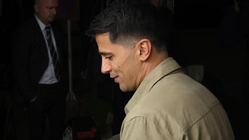 João Cancelo já chegou a Barcelona: imagens da chegada do defesa português