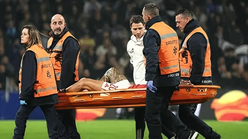 Namorada de Ríos mostra o médio com o braço ao peito: «Está bem e voltará o quanto antes»