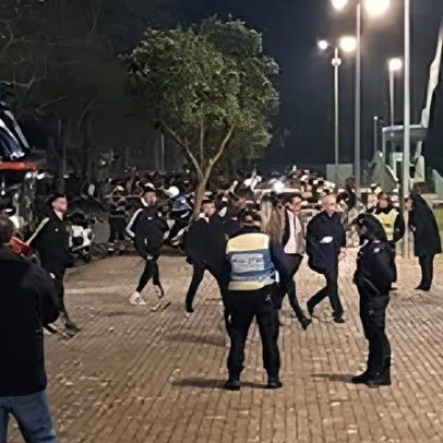 Rui Costa e Mourinho mostram sinal de união na chegada a Vila do Conde