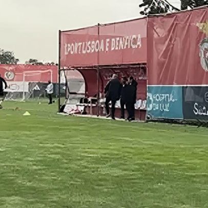 José Mourinho chega minutos depois do treino arrancar; saiba o motivo do atraso