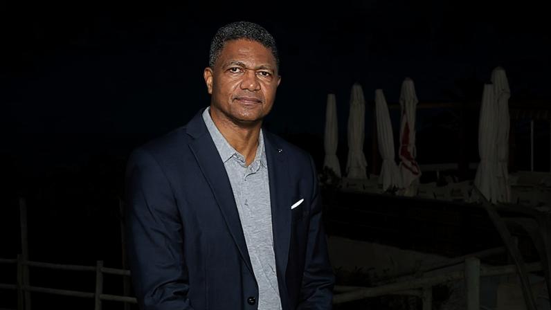 Aloísio antecipa exigência máxima e erro zero no clássico