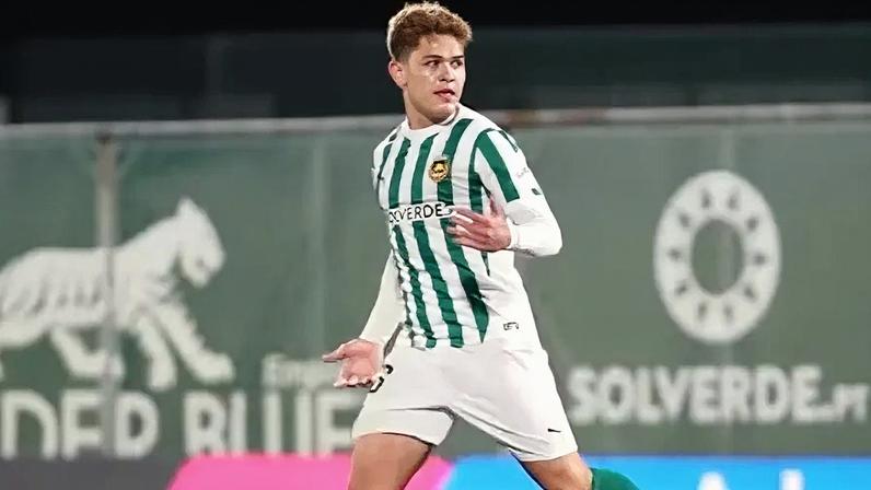 Aguilera coloca foco na águia