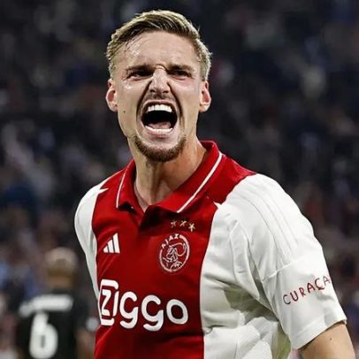 Agente de Kenneth Taylor comenta falha na transferência entre Ajax e FC Porto