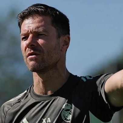 Xabi Alonso reage durante treino do Real Madrid ao descobrir que treinava numa creche