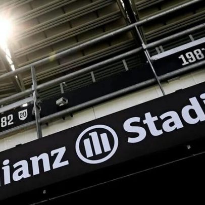 Estádio pintado a preto e branco complica Benfica em Turim